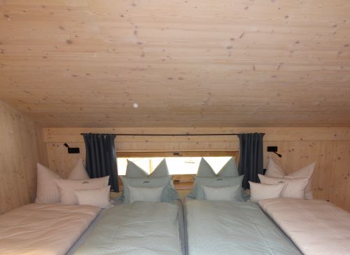Hüttenbett im Hollerhäusl | Lohei - Chalets im Chiemgau